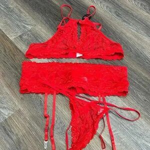 (15) NWT avid love  lingerie